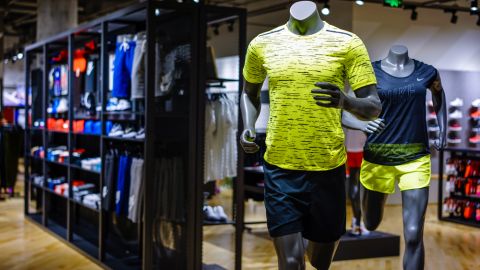 How to select the right athletic wear